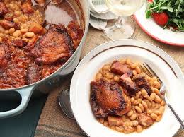 Which Easy Meals for Large Family Gatherings Are Perfect for Holidays and Parties?